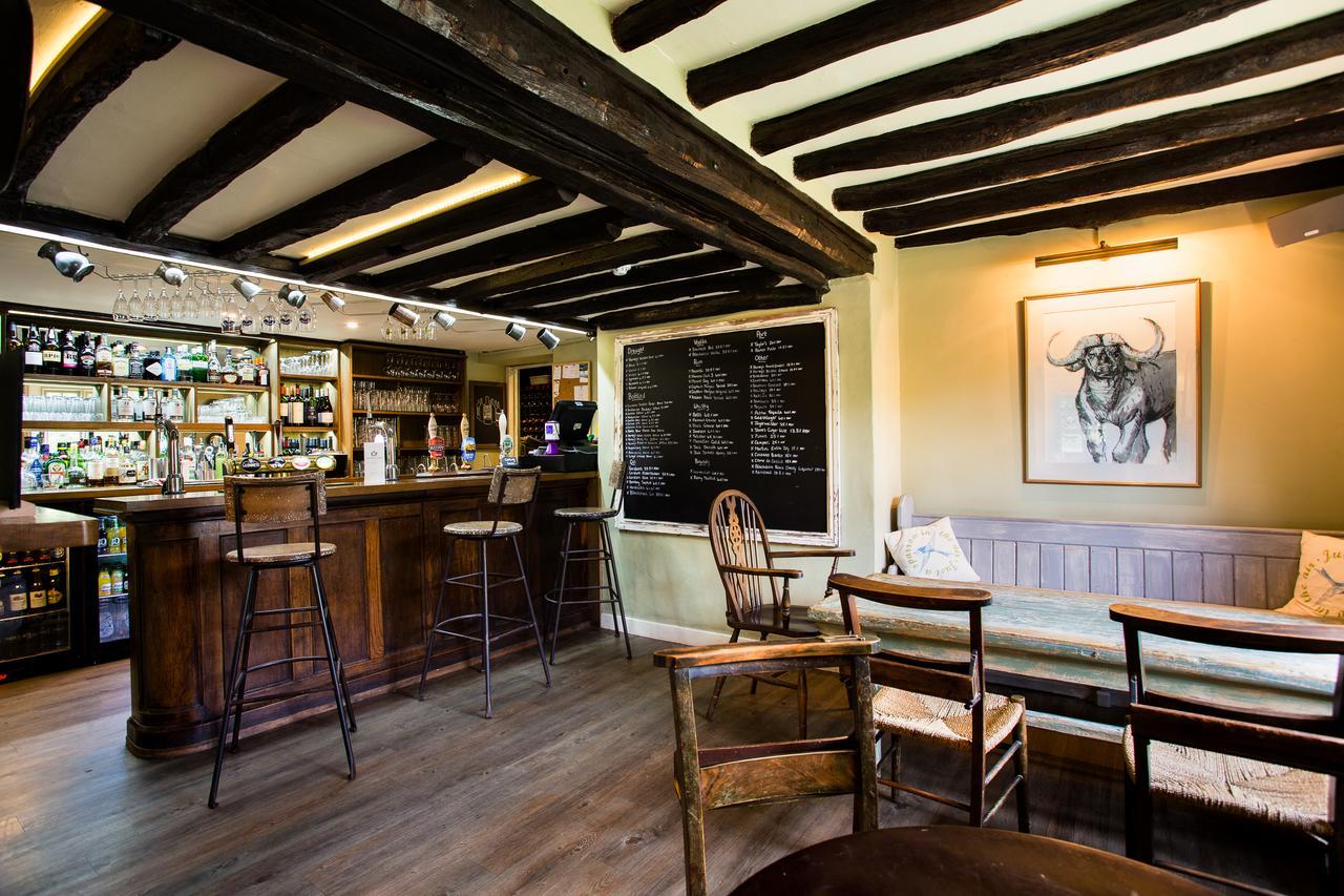 ホテルThe Kings Arms Fernhurst エクステリア 写真